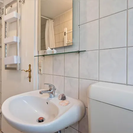 Apartment Moewenort Luetow 12 *